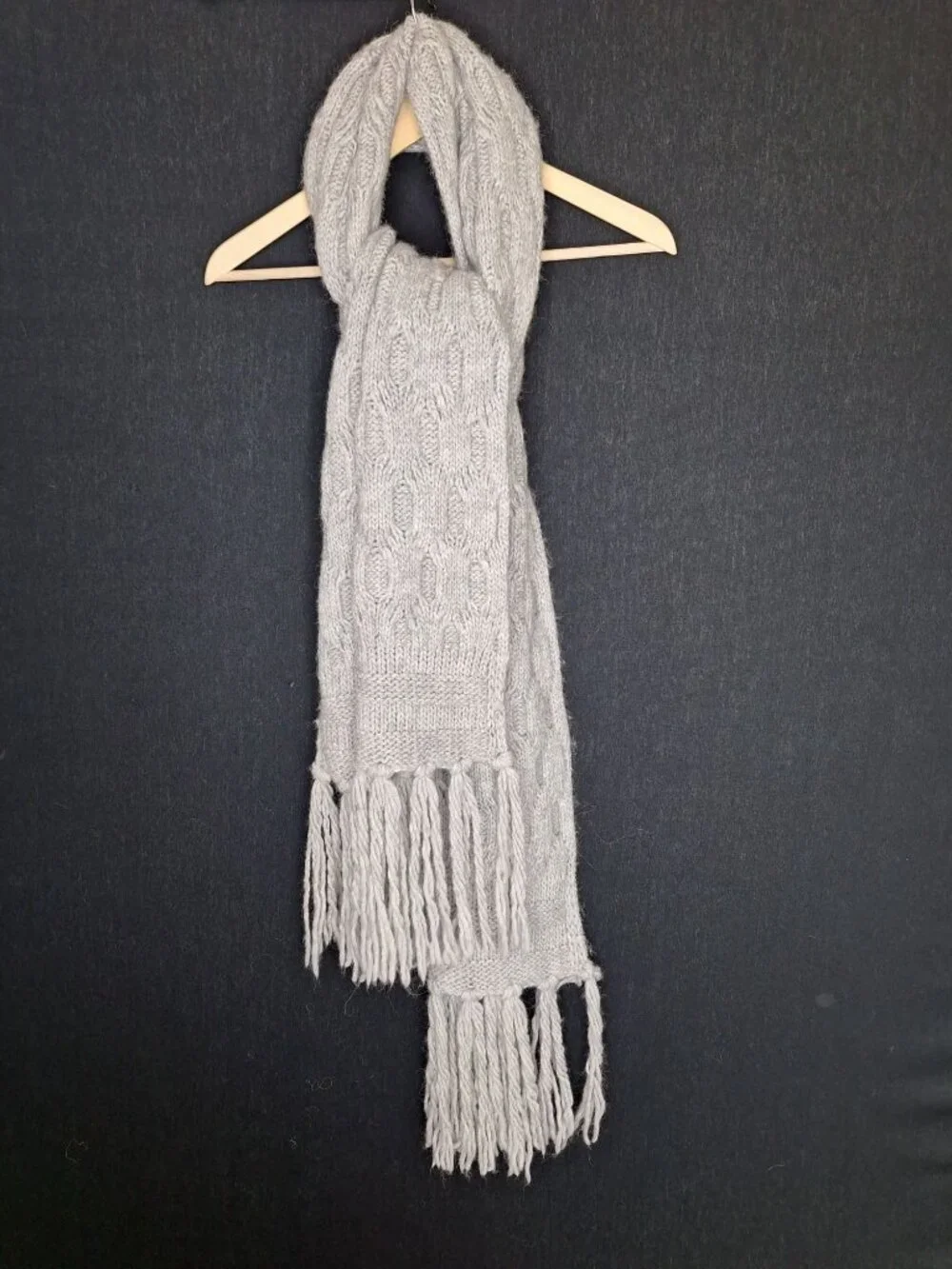 💙 Banana Republic Italian Yarn Oversized Cable Knit Scarf Gray Fringe 82